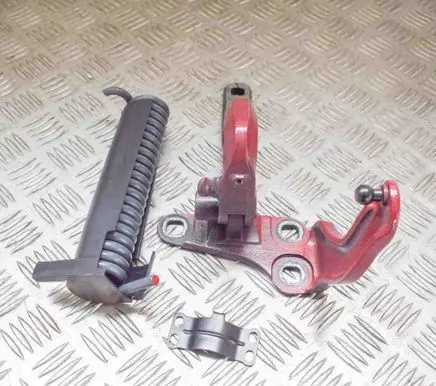 Rear door upper hinge