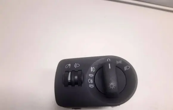 Audi A3 S3 8P Light switch 8P2941531L 04056773 2516A