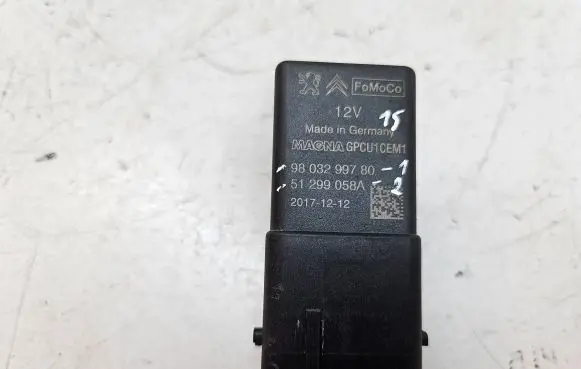 Peugeot Expert Glow plug pre-heat relay 9803299780 51299058A