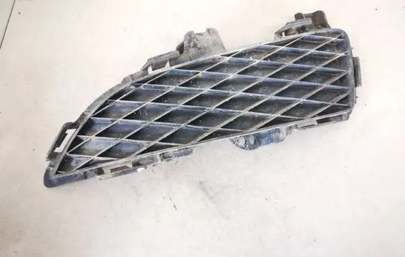 Mazda 3 I Front bumper lower grill bp4k50c21 bp4k-50c21