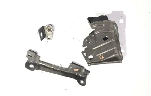 Citroen C4 Grand Picasso Fender mounting bracket 538331A 15F7
