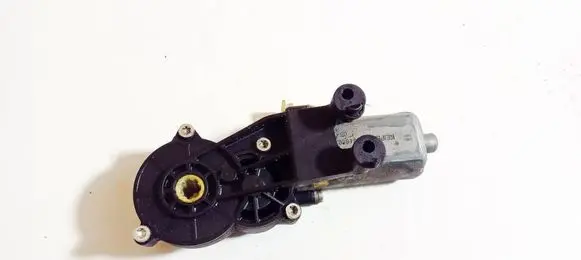 Mercedes-Benz CLS C219 Seat adjustment motor 820648084 0390203213