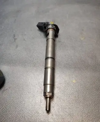 Audi Q7 4L Fuel injector 0445115052