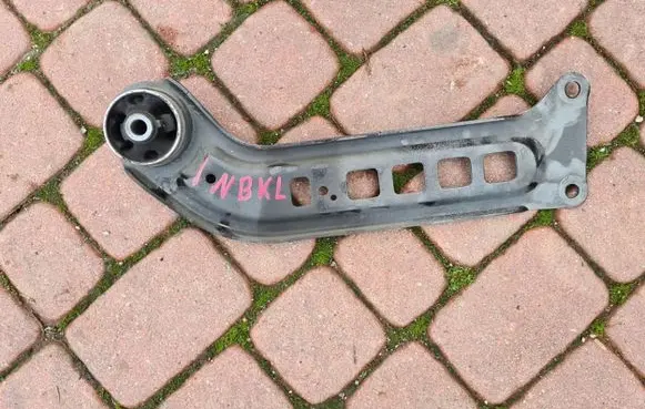 Rear control arm
