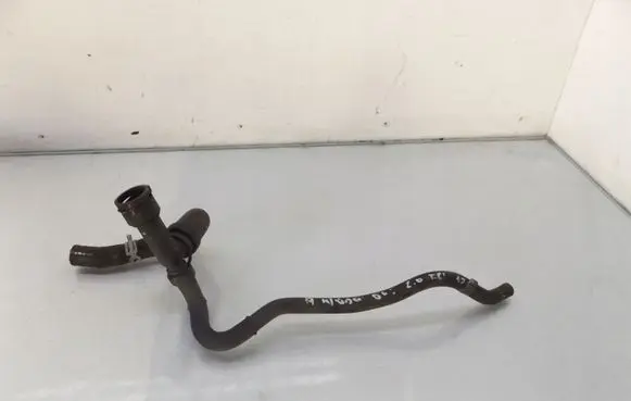 Mercedes-Benz A W169 Engine coolant pipe/hose