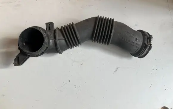 Ford Grand C-MAX Air intake hose/pipe AV6112B624BA