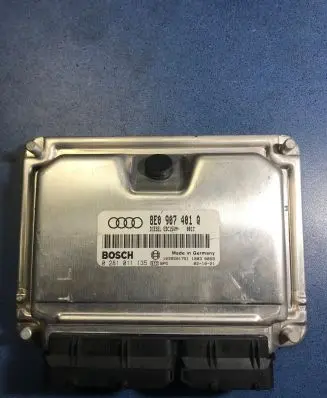 Audi A4 S4 B6 8E 8H Engine control unit/module 8E0907401Q 0281011135