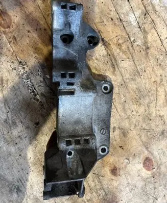 Volkswagen Golf IV Engine mounting bracket 06A903143H