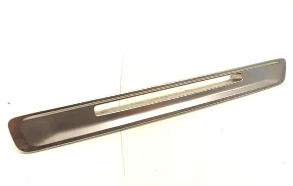 Radio/GPS head unit trim