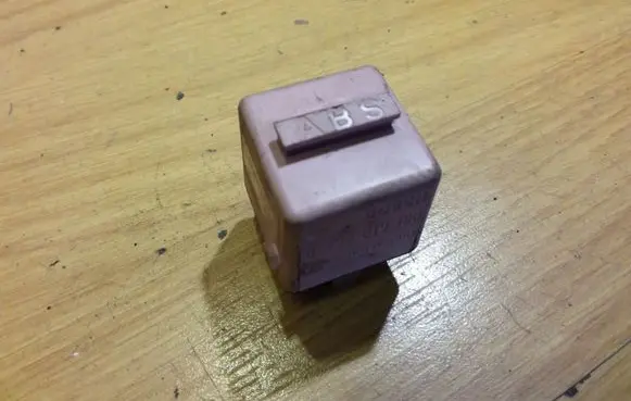 BMW 5 E39 Other relay 8365326 0332019168