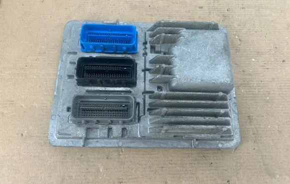 Opel Astra K Engine control unit/module 811839393 12679845 1310101000000X