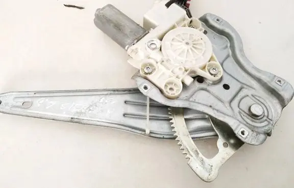 Toyota Avensis T250 Sliding door window regulator with motor