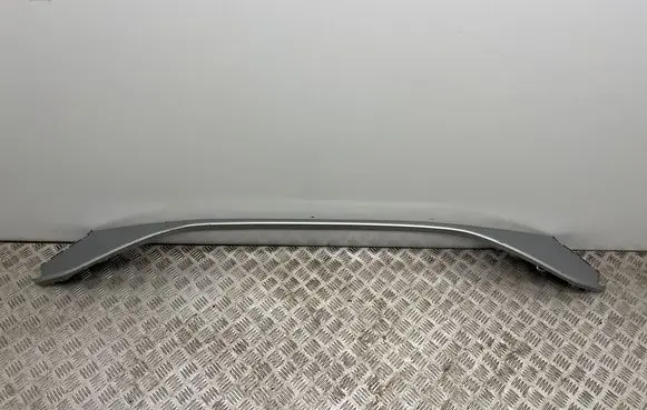 Front bumper splitter molding