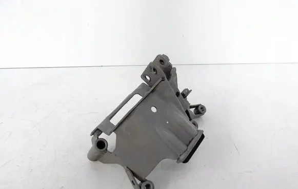 Audi A8 S8 D4 4H Engine mounting bracket 4H0399059G