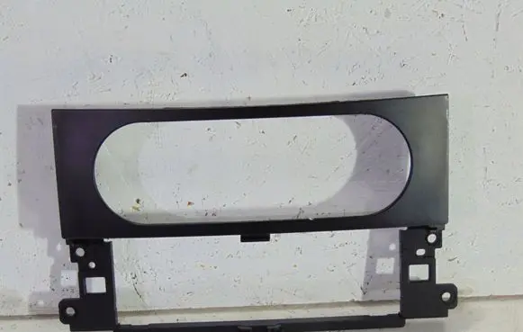 Renault Koleos I Radio/GPS head unit trim 