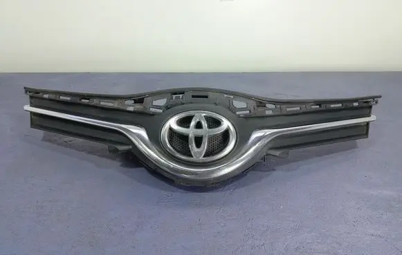 Toyota Yaris Front grill 531010D660