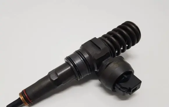 Volkswagen Caddy Fuel injector 038130073BN