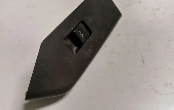 Ford Mustang V Electric window control switch DR3314A563AA
