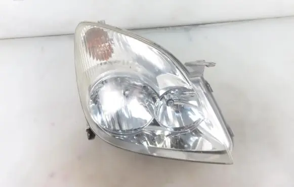 Toyota Corolla Verso E121 Headlight/headlamp