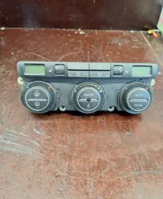 Volkswagen Touran I Climate control unit