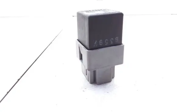 Volvo S40, V40 Hazard warning light relay MB953394 72HM100