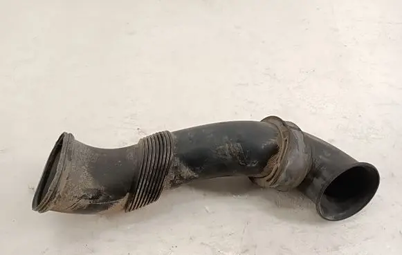 Audi Q7 4L Air intake duct part 7L6129752B 7L6129609