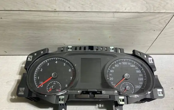 Volkswagen Golf VII Speedometer (instrument cluster) 5G1920750