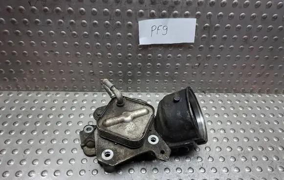 Toyota Yaris Oil filter mounting bracket S26405579 3305