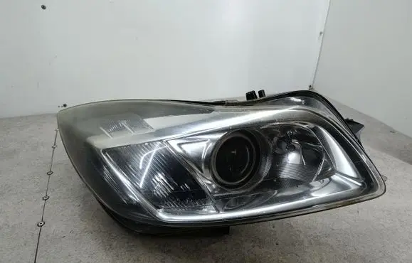 Opel Insignia A Headlight/headlamp 13226793