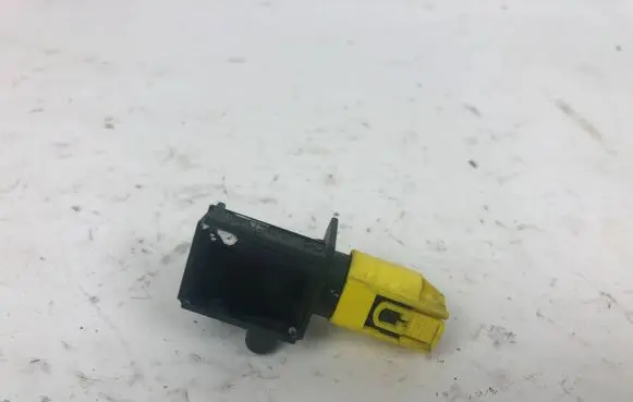 Mercedes-Benz E AMG W212 Airbag deployment crash/impact sensor A1729056000