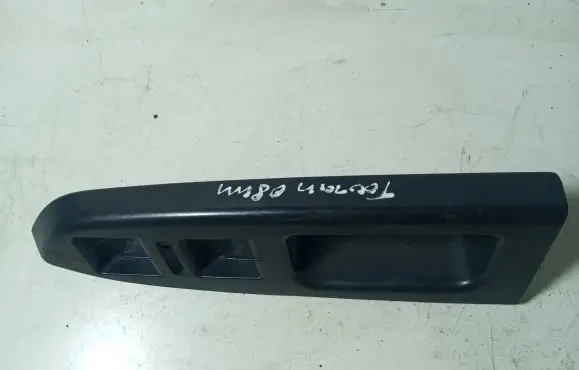 Volkswagen Touran I Front door window switch trim 1T1867371H