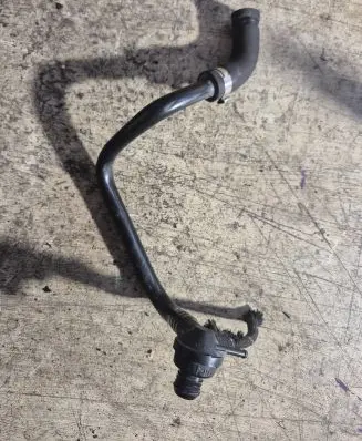 Volkswagen PASSAT B5 Vacuum line/pipe/hose 2098