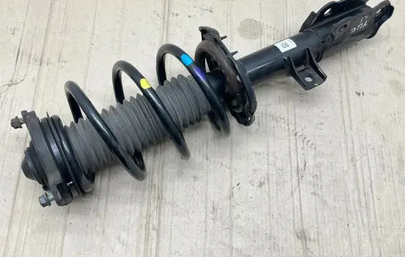 Hyundai Tucson TL Front shock absorber with coil spring D70L54650D7000 T17F16A1665