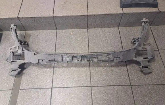 Mercedes-Benz GLE (W166 - C292) Front bumper mounting bracket A1668854265