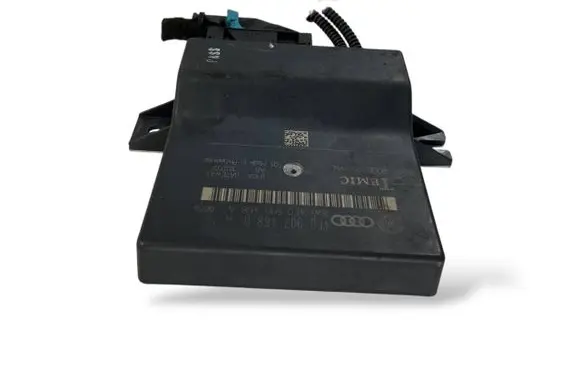 Audi A6 S6 C6 4F Gateway control module 4F0907468D 4F0910468A