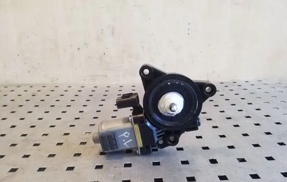 KIA Sportage Front door window regulator motor 82450F1000
