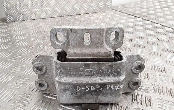 Skoda Yeti (5L) Engine mount bracket 1K0199555