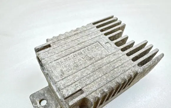 Mercedes-Benz E W210 Coolant fan relay A0235456832