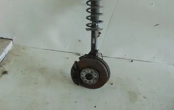 Volkswagen Golf Plus Front wheel hub spindle knuckle 353543543