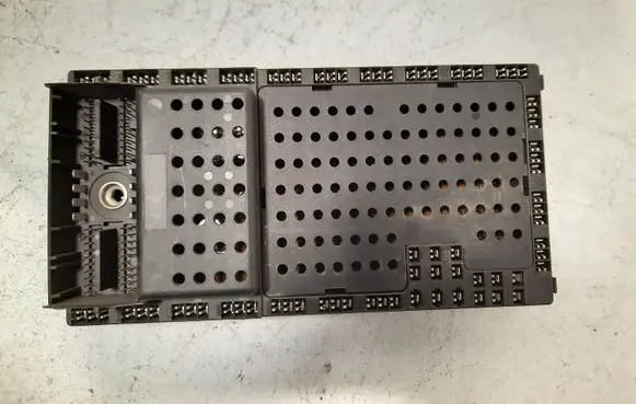 Volvo S60 Fuse module 03W364 08696040 08696098
