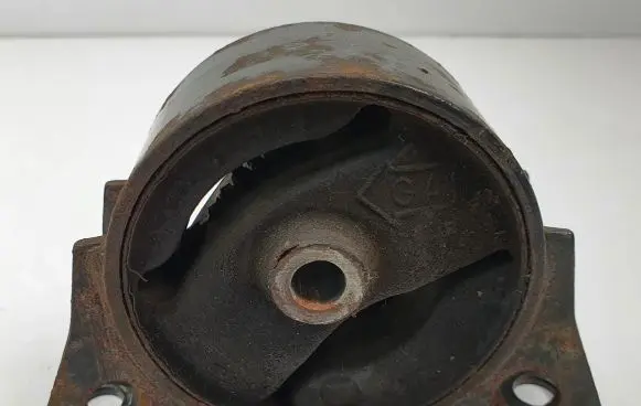 Nissan Primera Other engine bay part