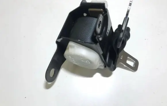 Nissan Almera N16 Middle seatbelt (rear) 