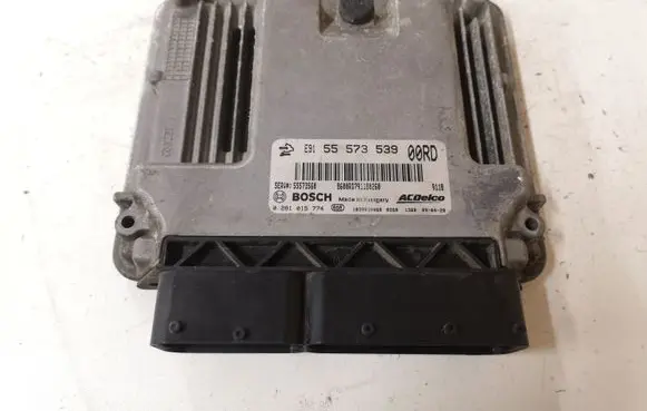 Opel Insignia A Engine control unit/module 55573539 55573560 1039S34068