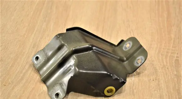 Chevrolet Captiva Fender mounting bracket