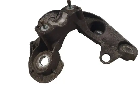 Audi A6 S6 C6 4F Engine mounting bracket 4F0199351E