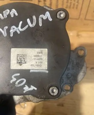 Skoda Fabia Mk2 (5J) Vacuum pump 03L100D