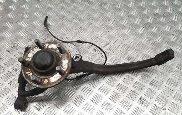 Chrysler 300 - 300C Front wheel hub