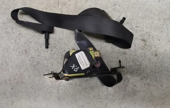 Chrysler Pacifica Front seatbelt