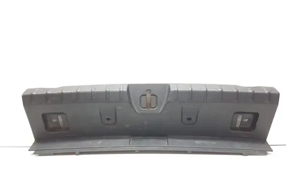 Trunk/boot sill cover protection