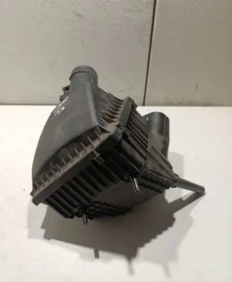 Opel Vivaro Air filter box 165006196R 93867738 93451661